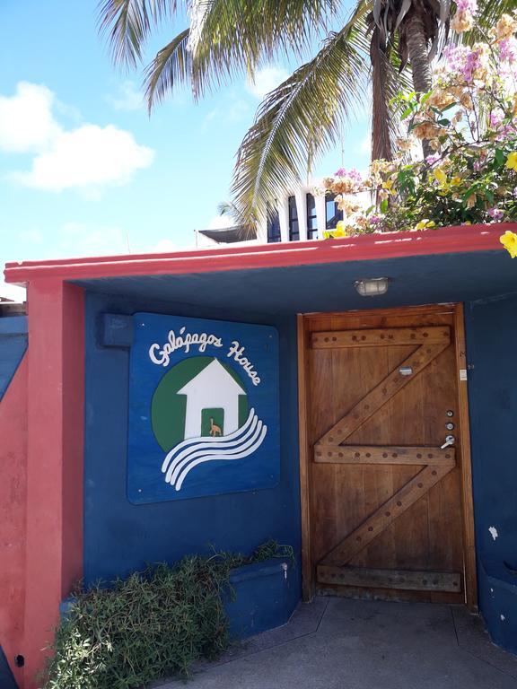 Galapagos House Hostel Puerto Ayora  Zewnętrze zdjęcie